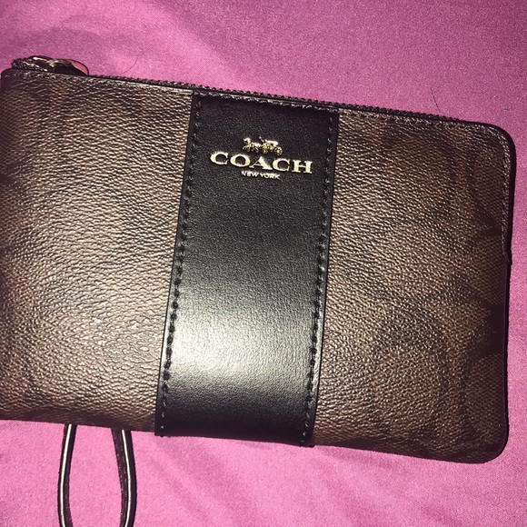 Coach - Picture 1 of 3